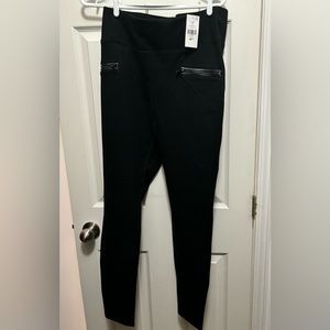 Suzy Shier size L Zipper Detail Skinny Leg Pants